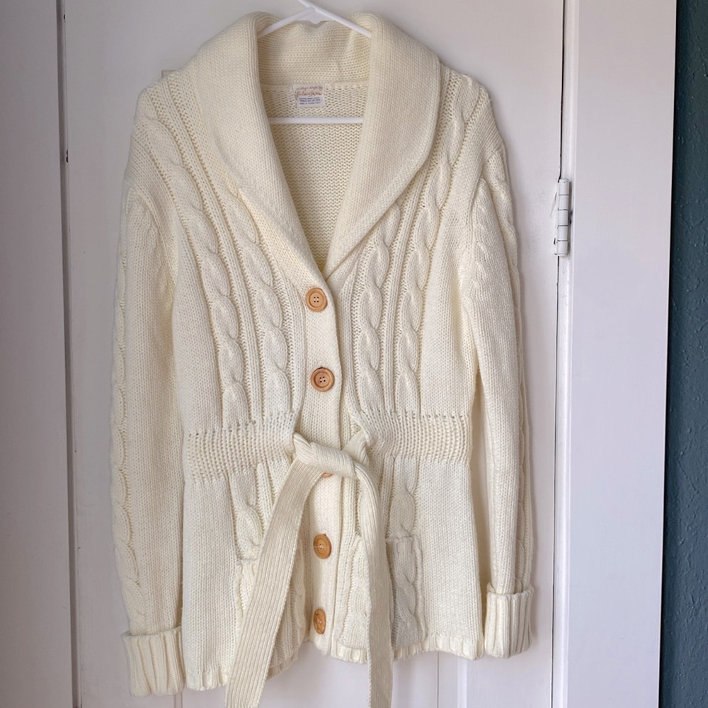 Vintage Women’s Belted Fishermen’s Cardigan with Wood Buttons